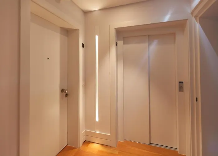 Flh Marques Sophisticated Flat *